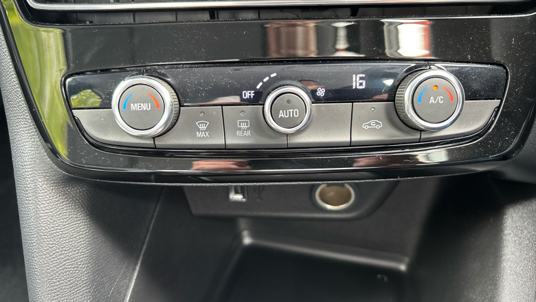 Vauxhall Mokka 100kW Design 50kWh 5dr Auto Electric Hatchback